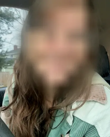 Ellen, 40