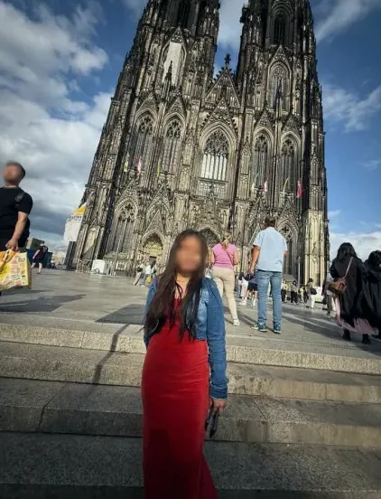 Yasmin, 22